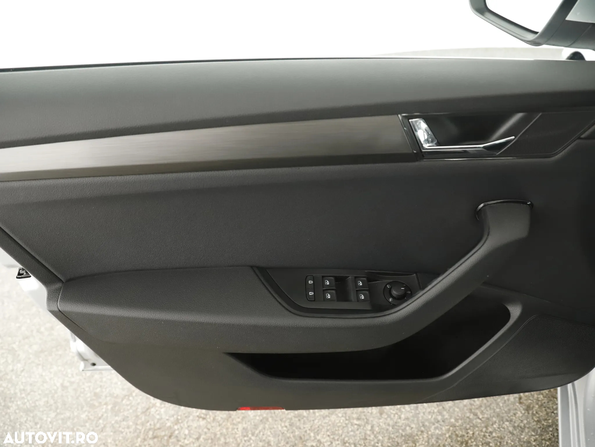 Skoda Superb Combi 2.0 TDI DSG Ambition - 23