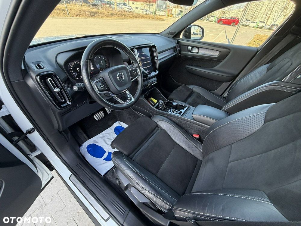 Volvo XC 40 D4 SCR AWD R-Design - 17