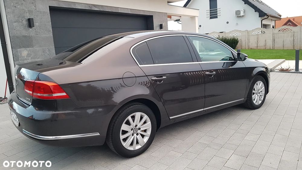 Volkswagen Passat 2.0 TDI DPF Highline - 19