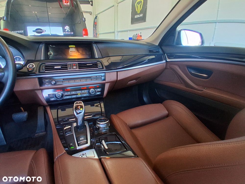 BMW Seria 5 530d Luxury Line - 15