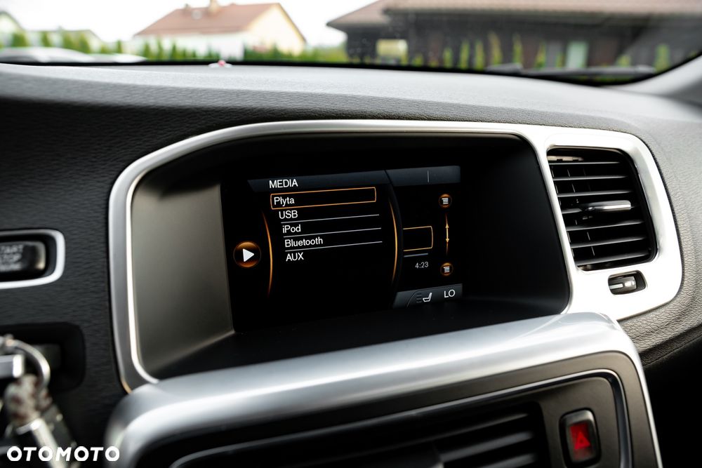 Volvo S60 D5 AWD Geartronic RDesign - 36