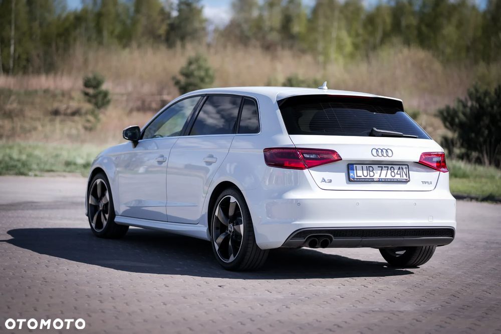 Audi A3 Sportback 1.4 TFSI S line Sportpaket - 4