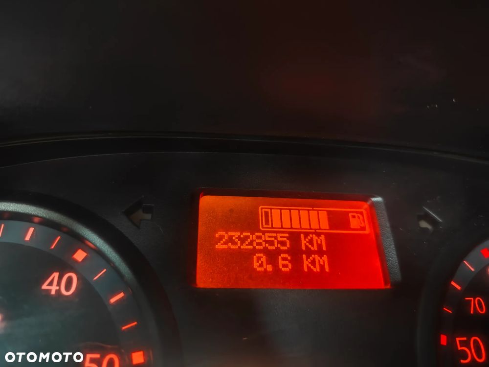 Renault TRAFIC - 9