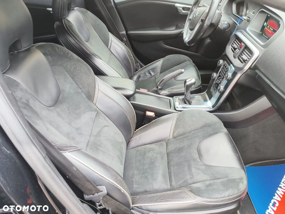 Volvo V40 D4 Drive-E R-Design Summum - 14