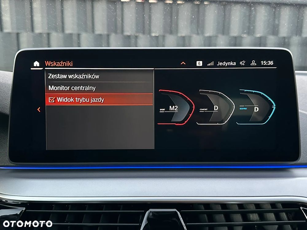 BMW Seria 5 520d xDrive - 38