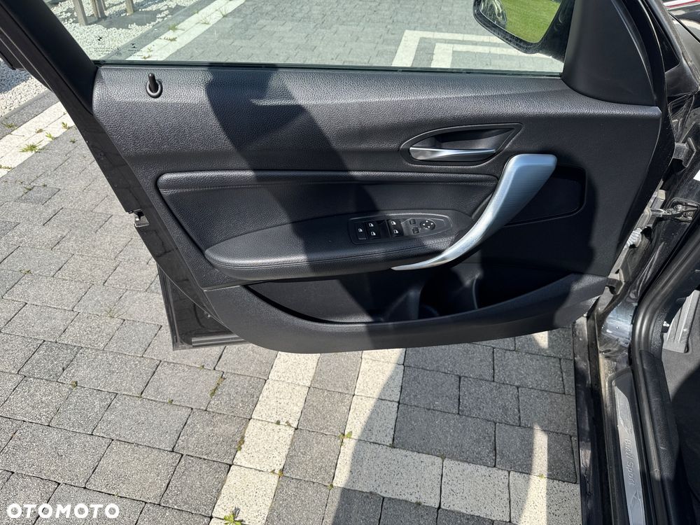 BMW Seria 1 120d Sport-Aut Sport Line - 21