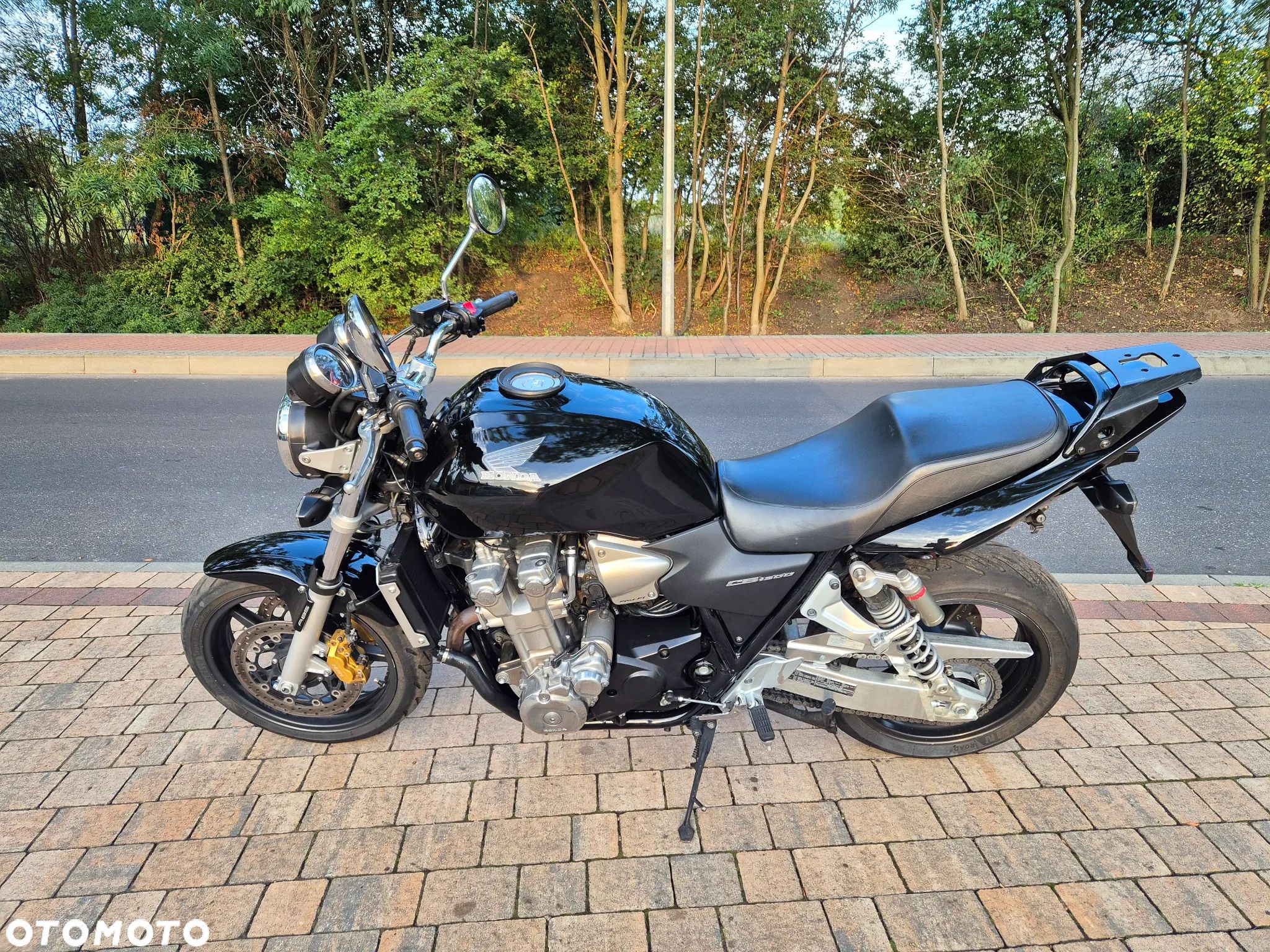 Honda CB - 1