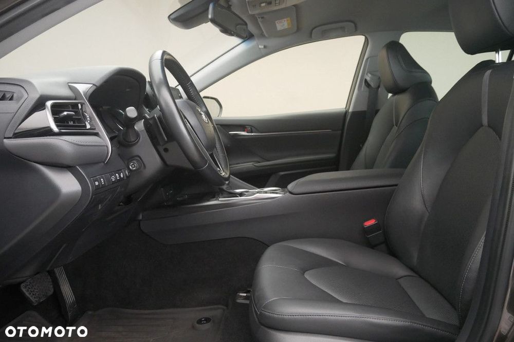Toyota Camry 2.5 Hybrid Executive CVT - 12