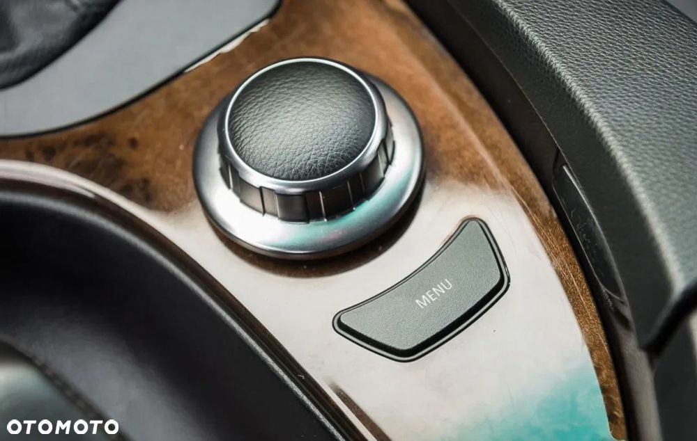 BMW Seria 5 525i - 24