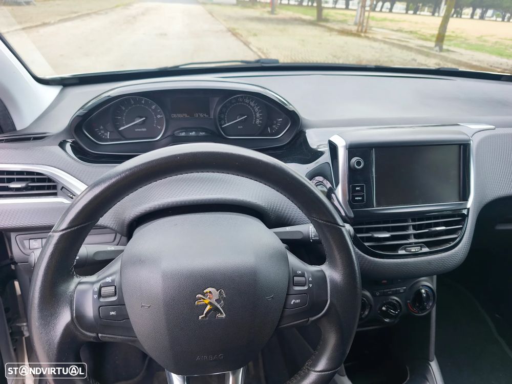 Peugeot 208 1.2 PureTech Style - 3