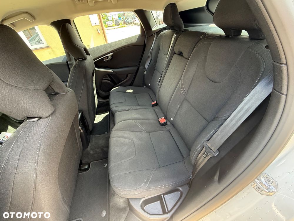 Volvo V40 D2 Kinetic - 18