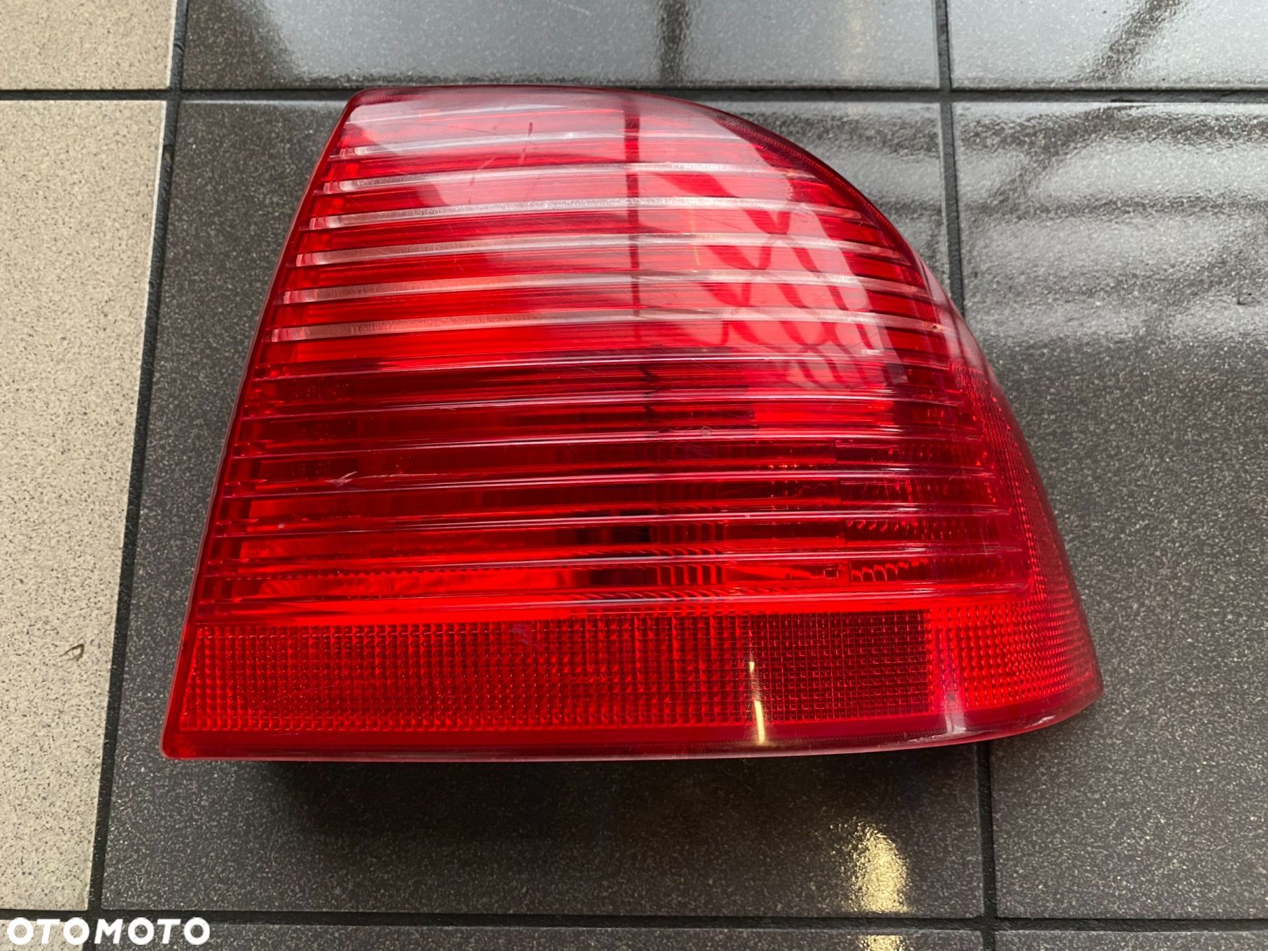 LAMPA TYLNA PRAWA SAAB 95 12755796 - 1