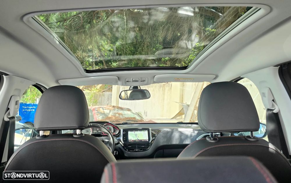 Peugeot 2008 1.2 PureTech GT Line - 21