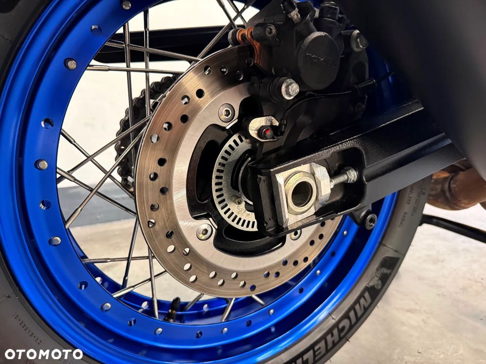 Suzuki V-STROM - 18
