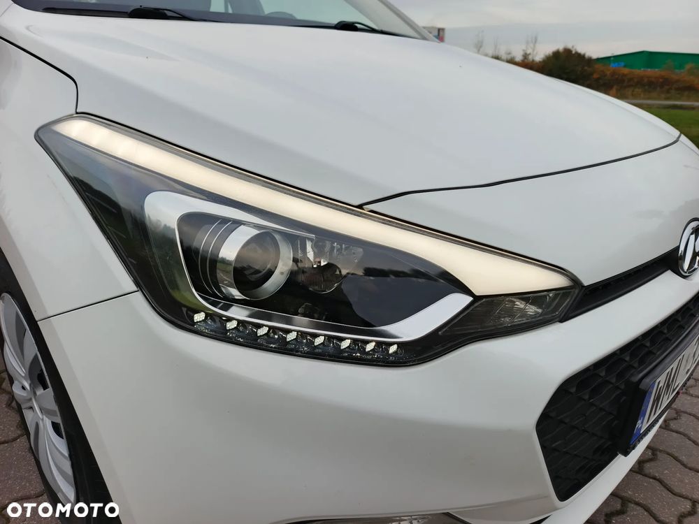 Hyundai i20 1.1 CRDi Style - 29