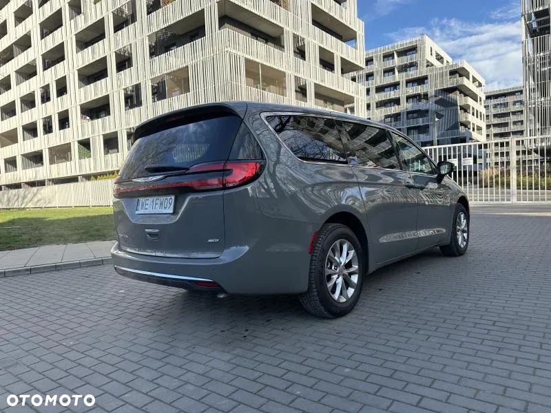 Chrysler Pacifica - 3