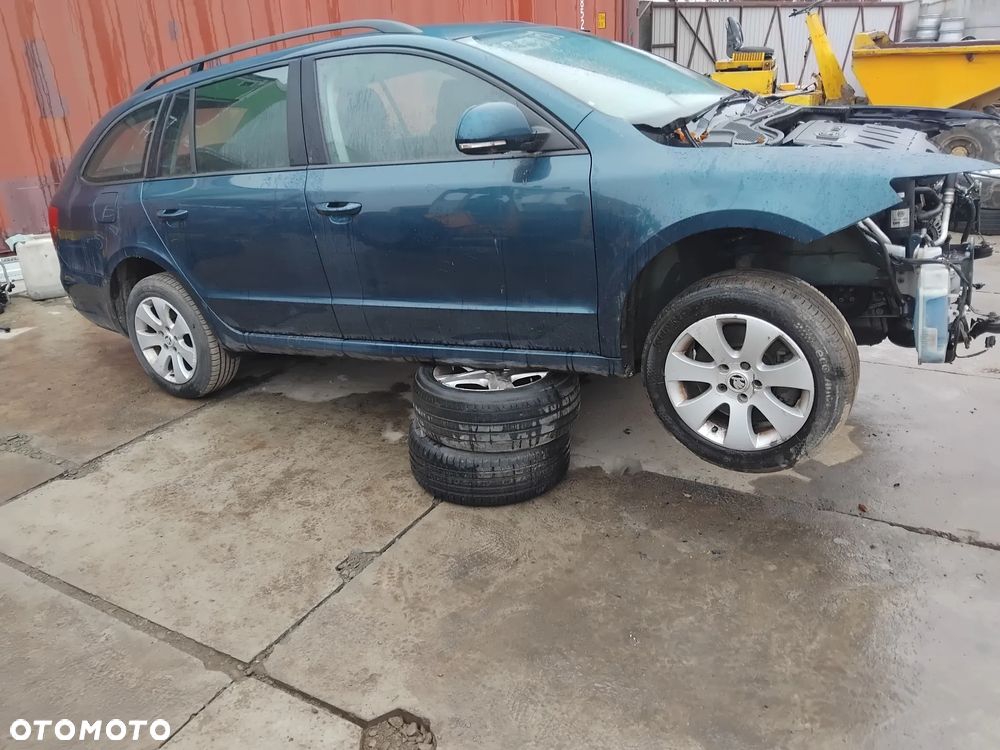 Błotnik drzwi klapa skoda SuperB lift - 1