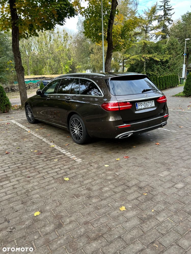 Mercedes-Benz Klasa E 220 d 9G-TRONIC - 4