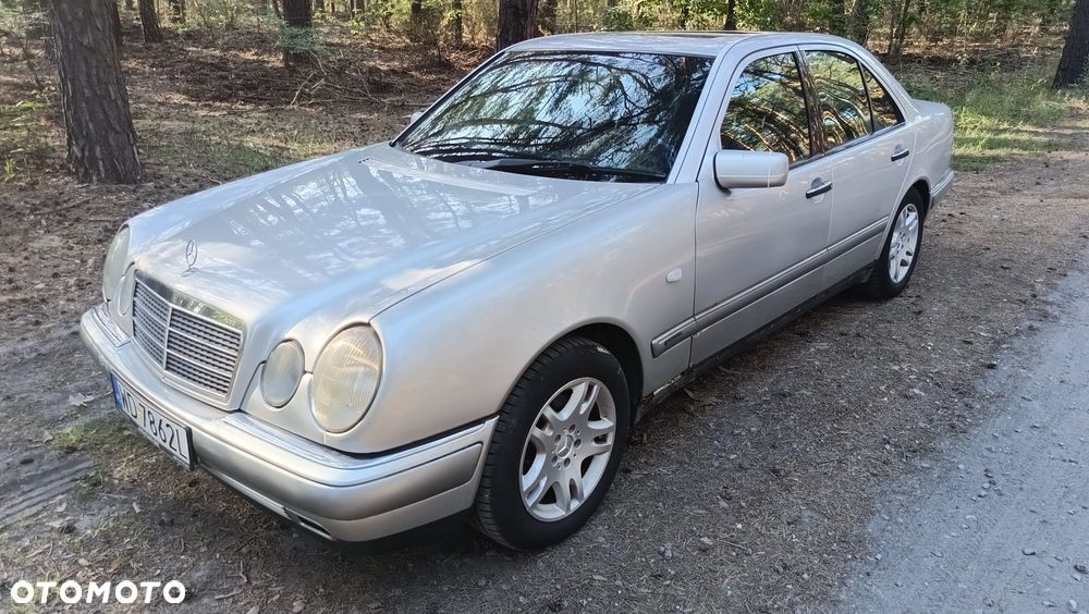 Mercedes-Benz Klasa E 220 D Elegance - 1