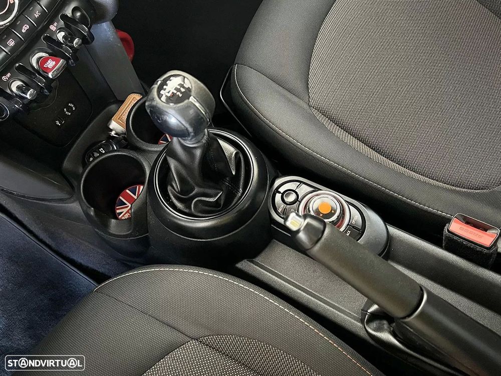 MINI 5 Portas One D - 16