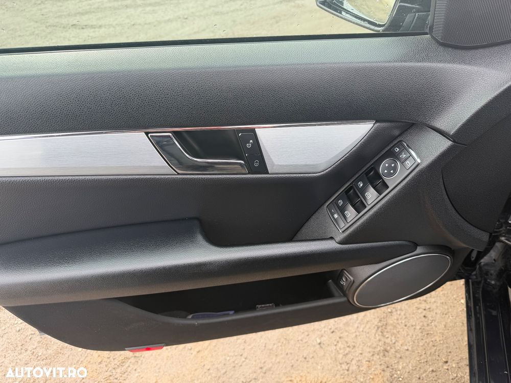 Mercedes-Benz C 220 CDI DPF BlueEFFICIENCY - 19
