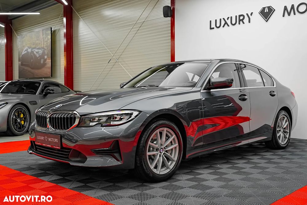 BMW Seria 3 330e Aut. Sport Line - 1
