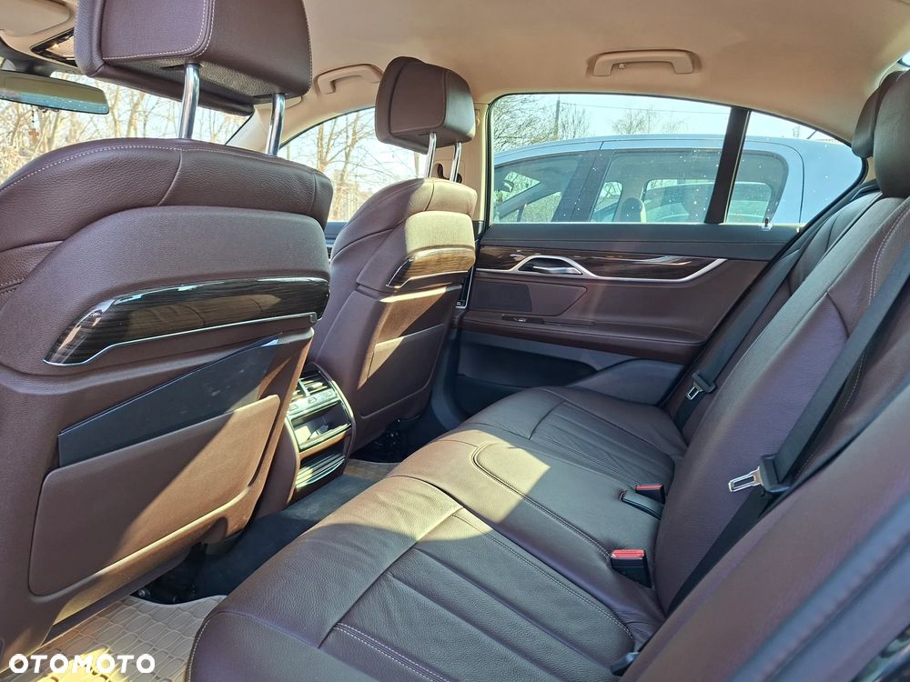 BMW Seria 7 730d xDrive - 21