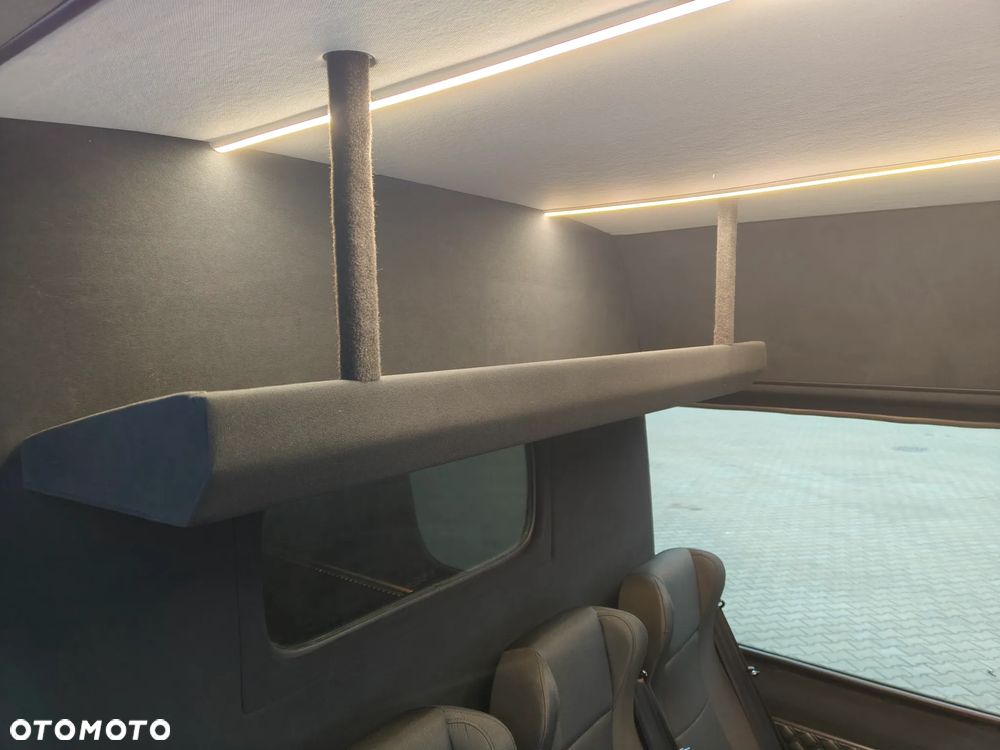 Mercedes-Benz Sprinter - 21