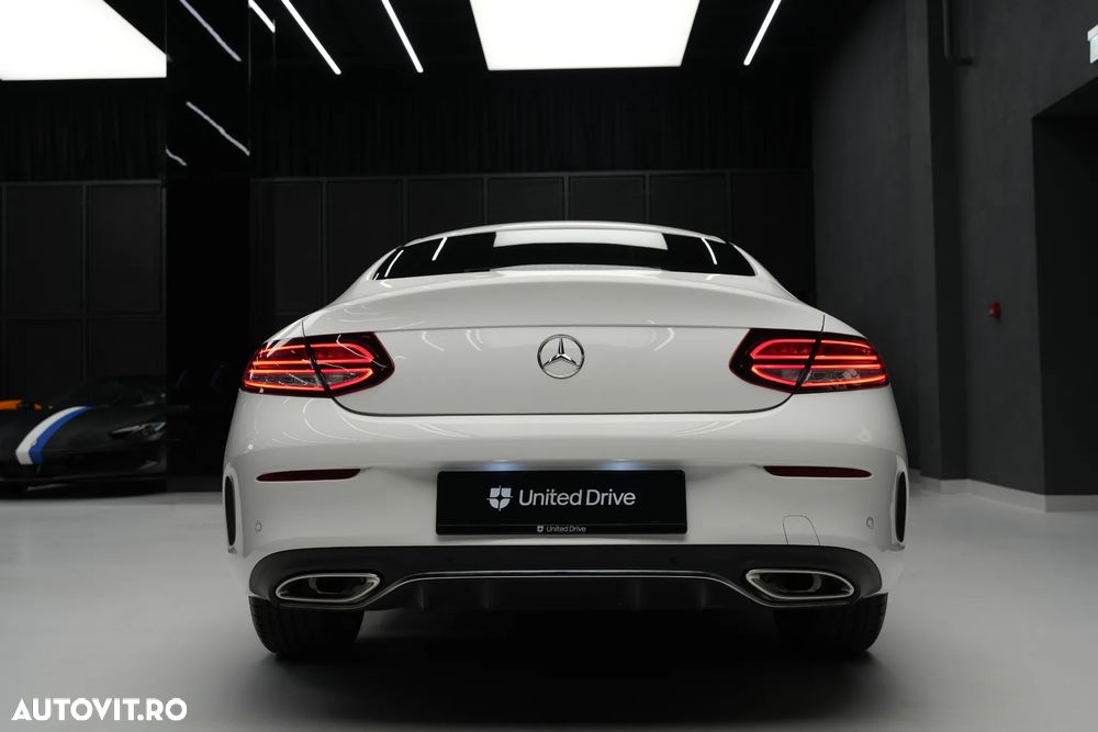 Mercedes-Benz C 400 4MATIC Coupe - 27