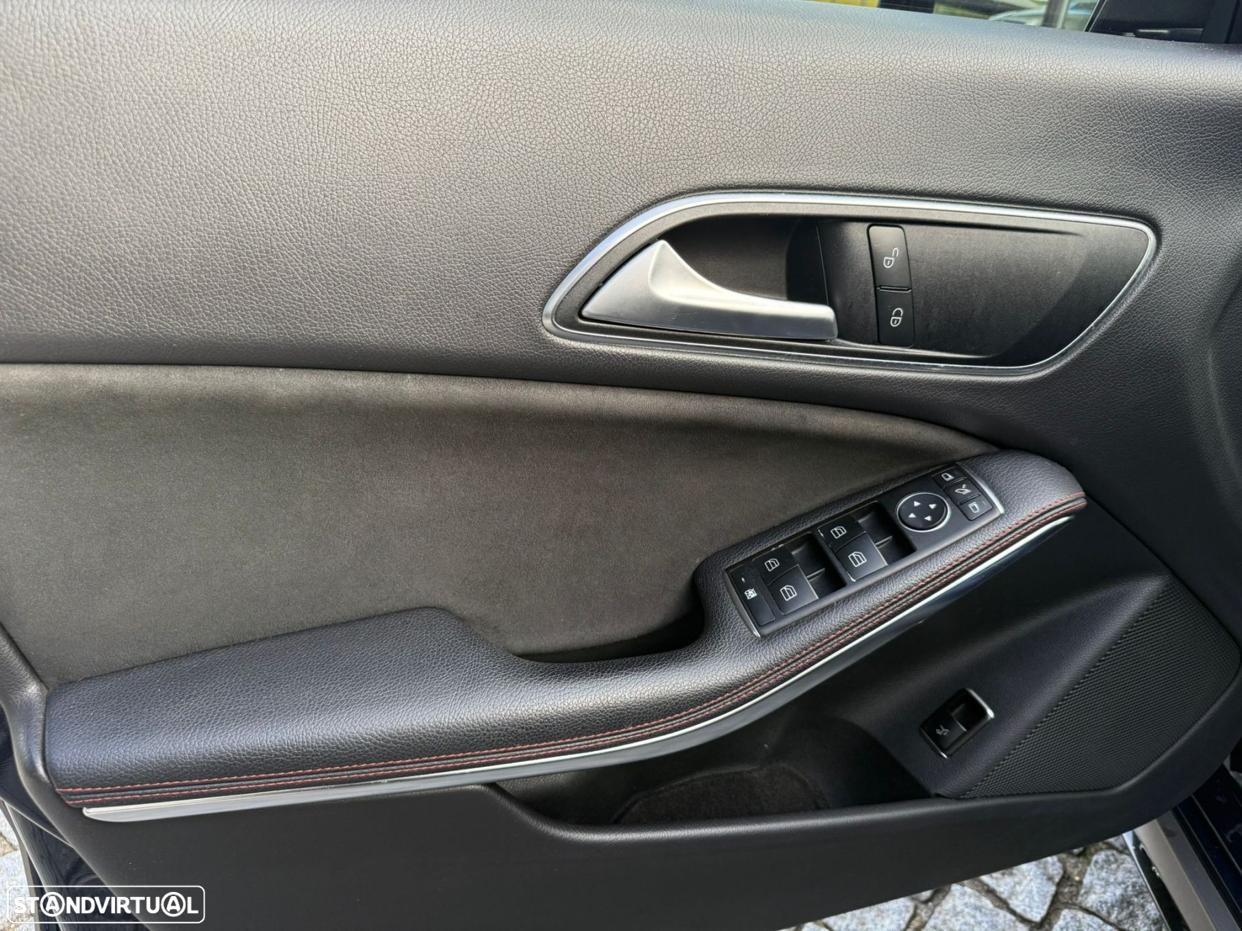 Mercedes-Benz CLA 200 d Shooting Brake AMG Line - 23