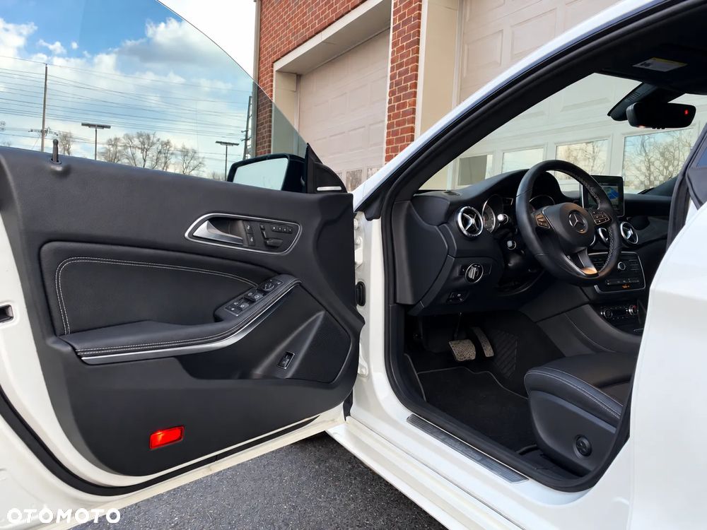 Mercedes-Benz CLA 250 4Matic 7G-DCT AMG Line - 21