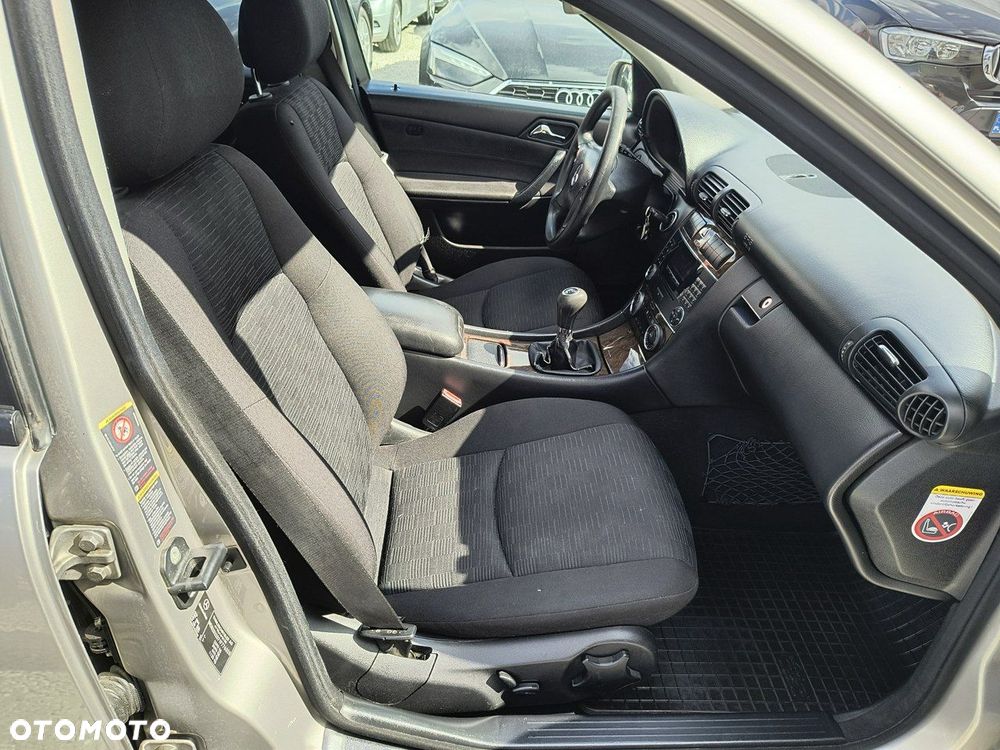 Mercedes-Benz Klasa C 200 CDI Classic - 16