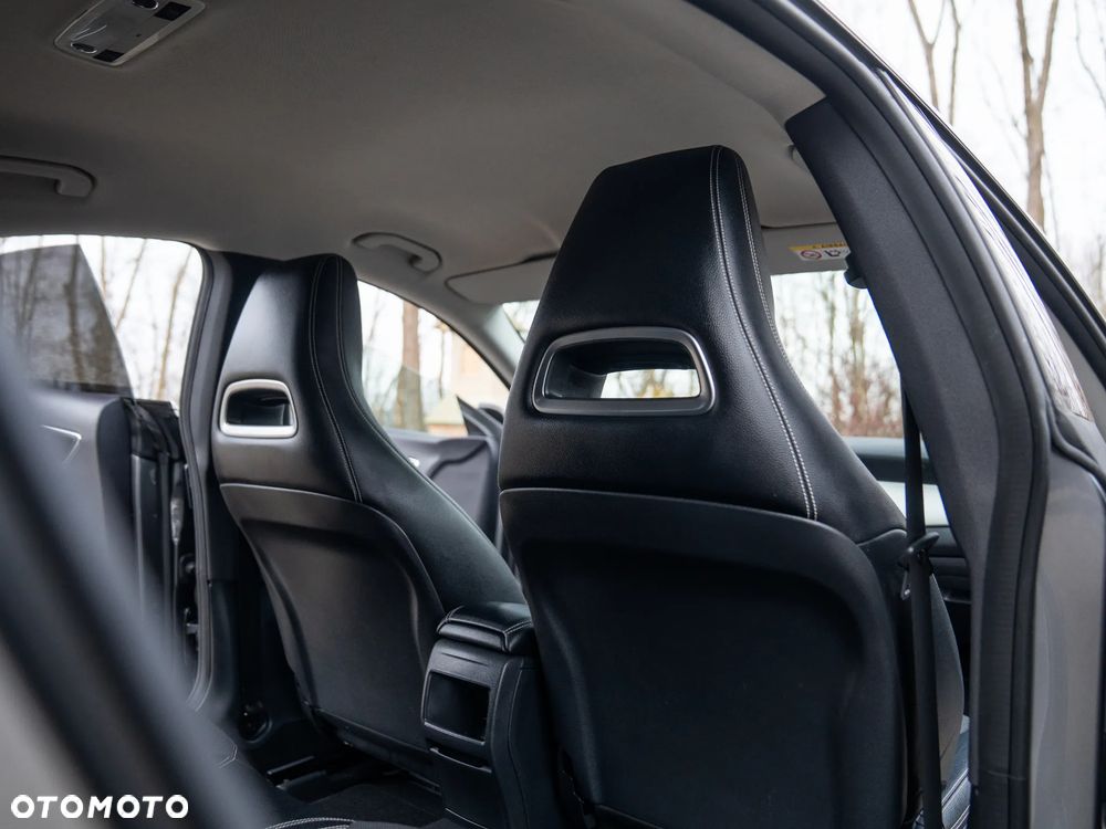 Mercedes-Benz CLA 200 d Urban - 33