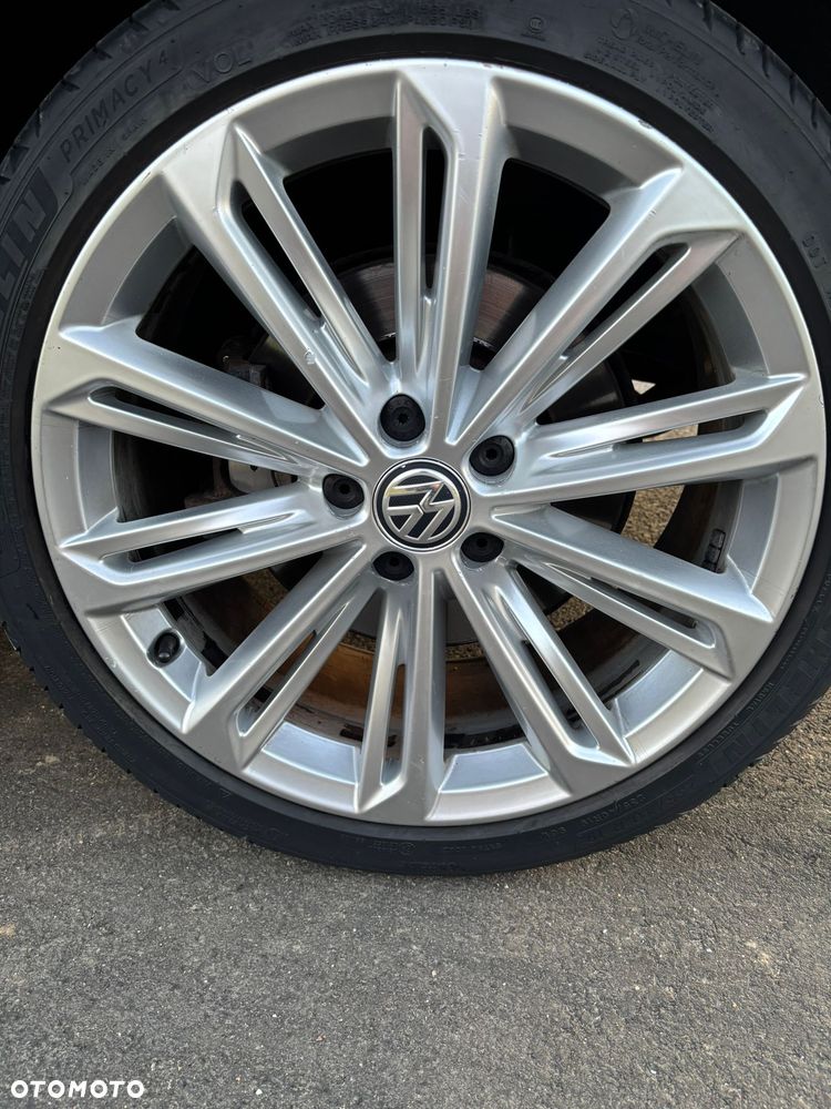 Volkswagen Passat - 11