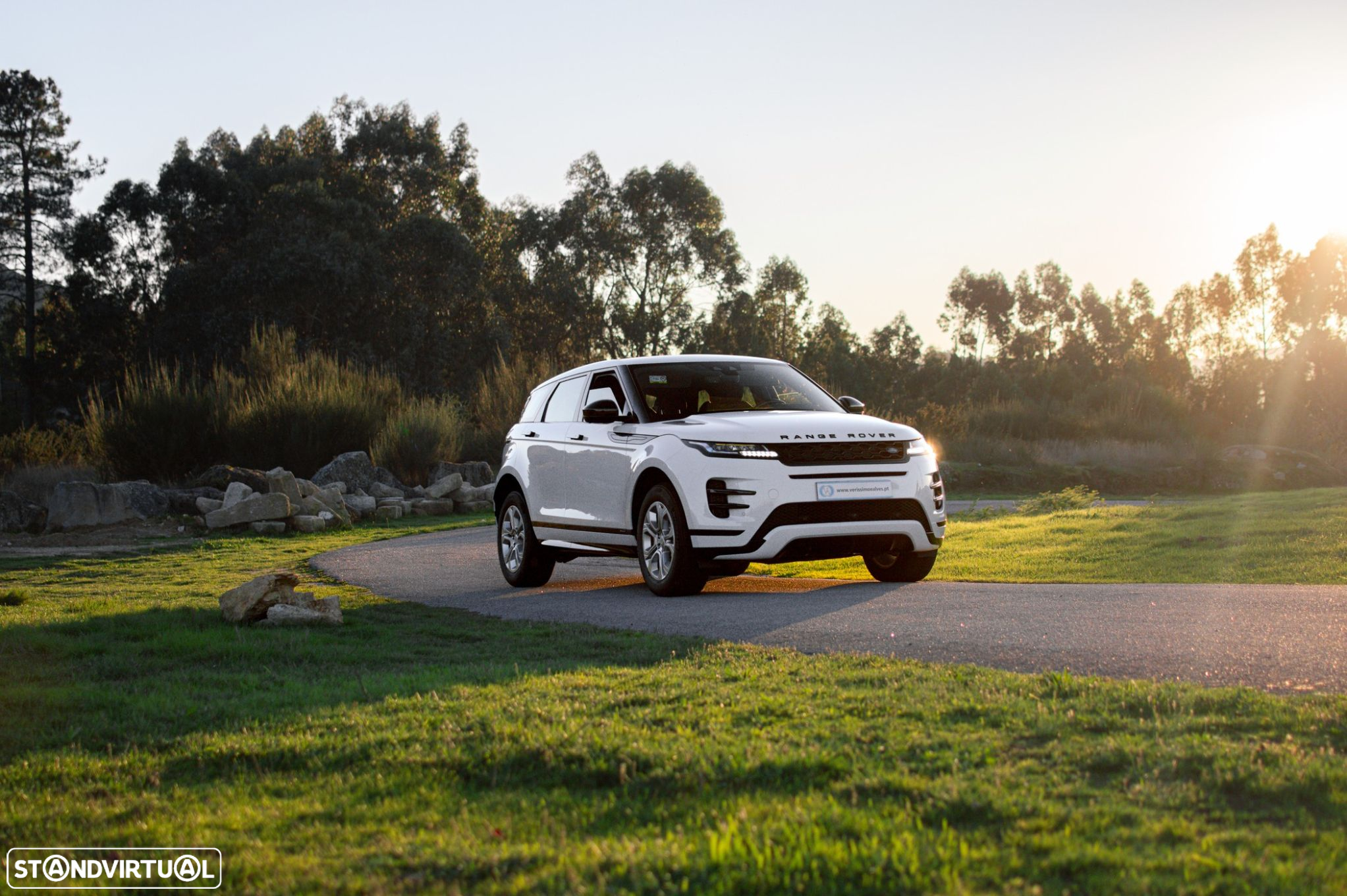 Land Rover Range Rover Evoque 2.0 D150 AWD R-Dynamic Auto - 30