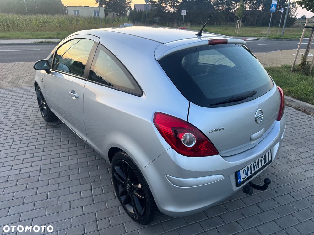 Opel Corsa 1.2 Cosmo - 21