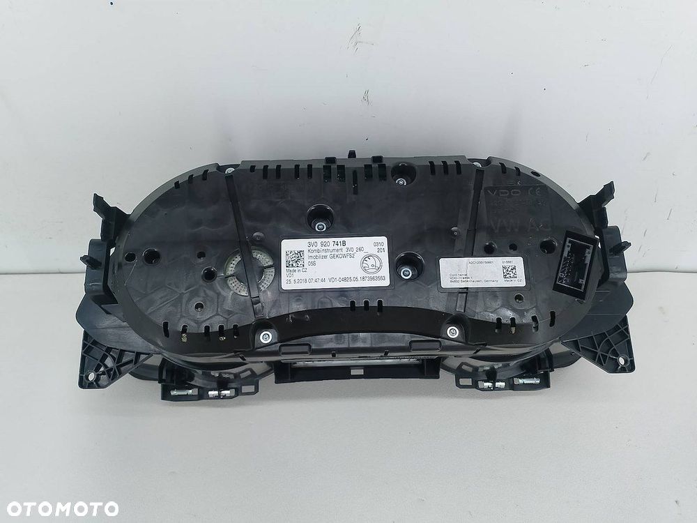 LICZNIK SKODA SUPERB III 3V0920741B VD1-04825.05.1873963563 2.0 TDI - 2