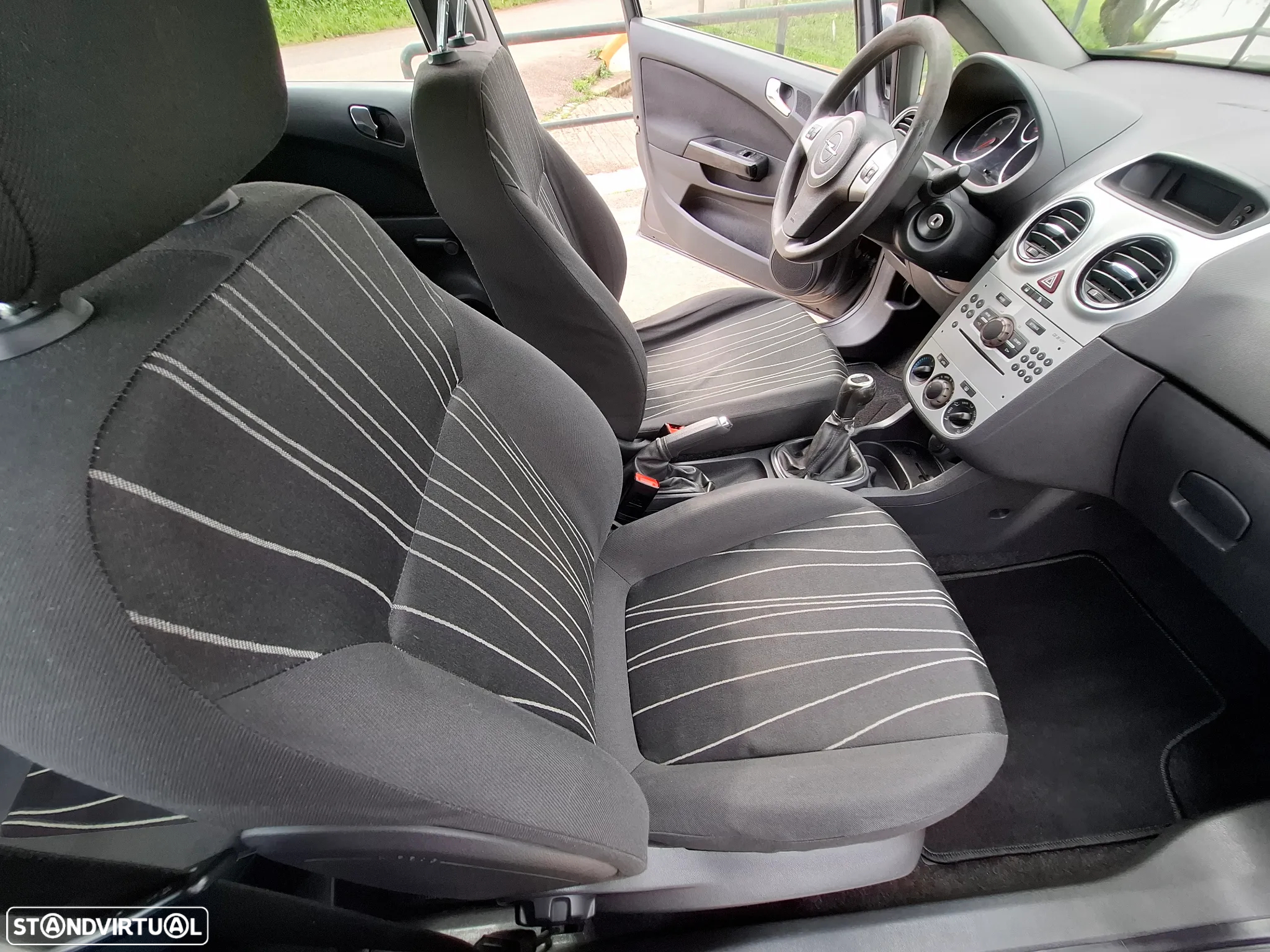 Opel Corsa 1.3 CDTi Enjoy EcoFLEX - 17