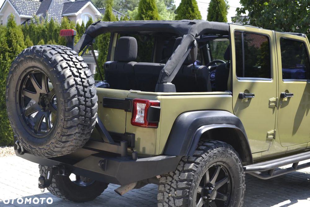 Jeep Wrangler 3.6 Unlim Sahara - 22