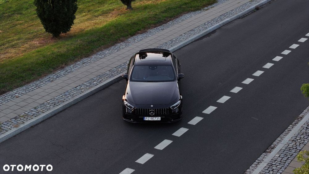 Mercedes-Benz CLS - 32