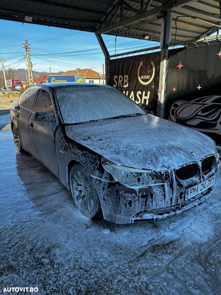 BMW Seria 5 523i - 7