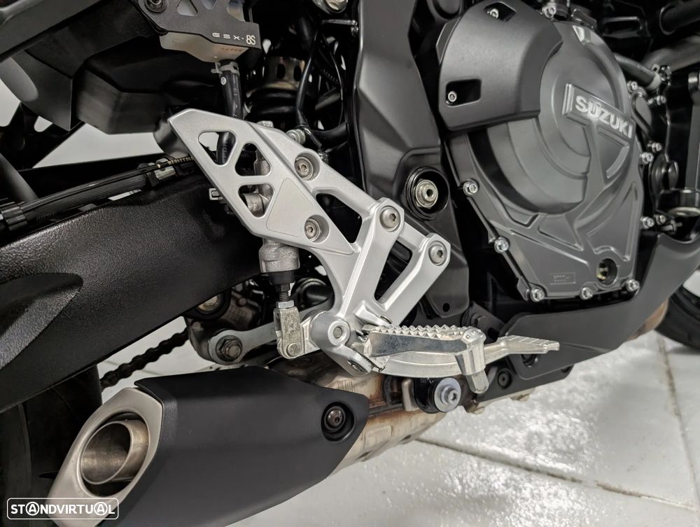 Suzuki GSX GSX-8S - 22