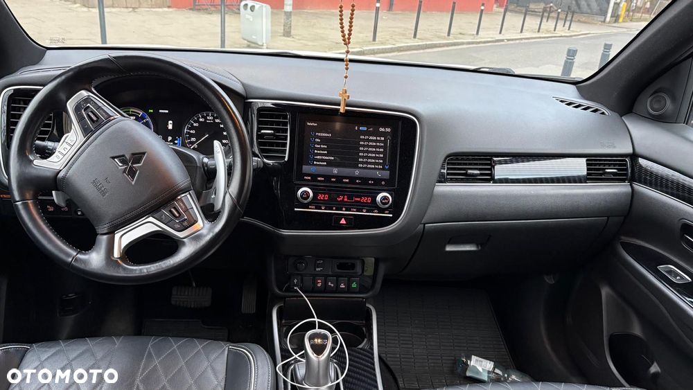 Mitsubishi Outlander 2.4 4WD Plus - 4