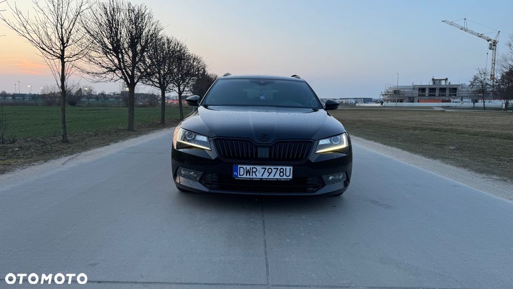 Skoda Superb 2.0 TDI DSG Sportline - 8