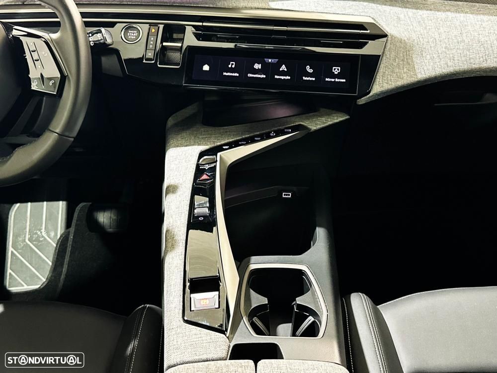 Peugeot 5008 1.2 Hybrid Allure Pack e-DCS6 - 18