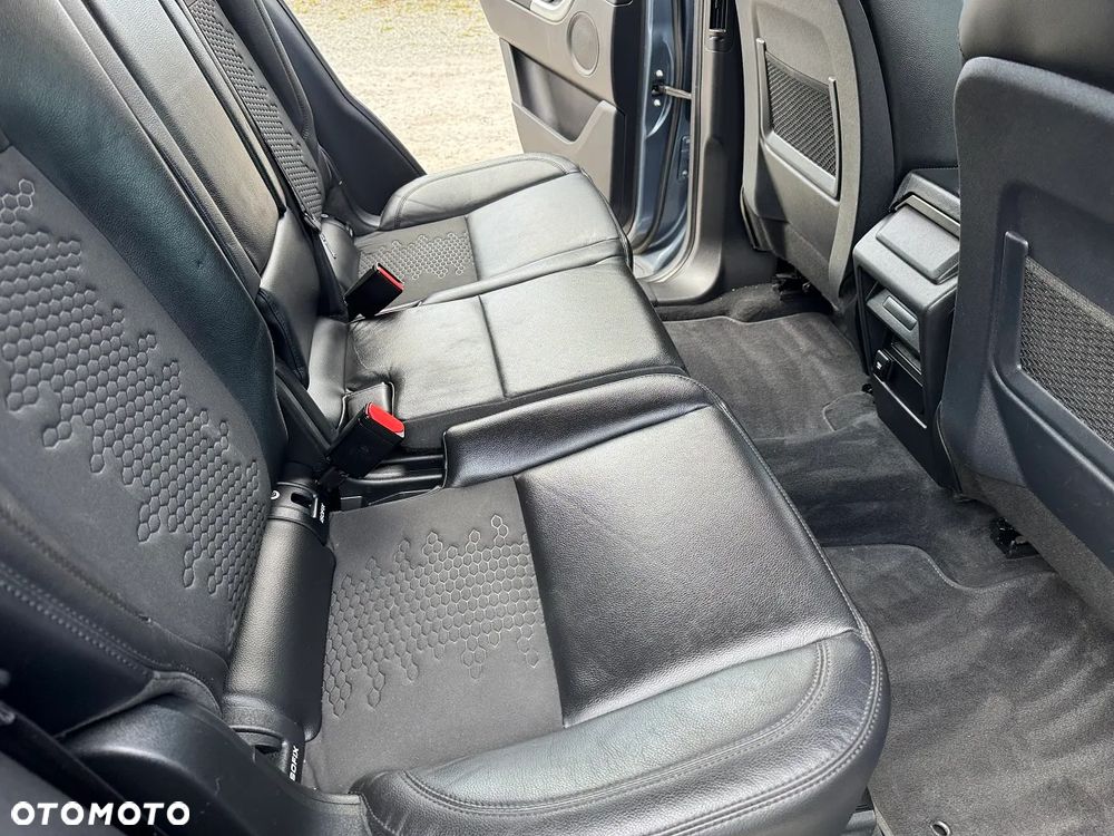 Land Rover Discovery Sport - 30