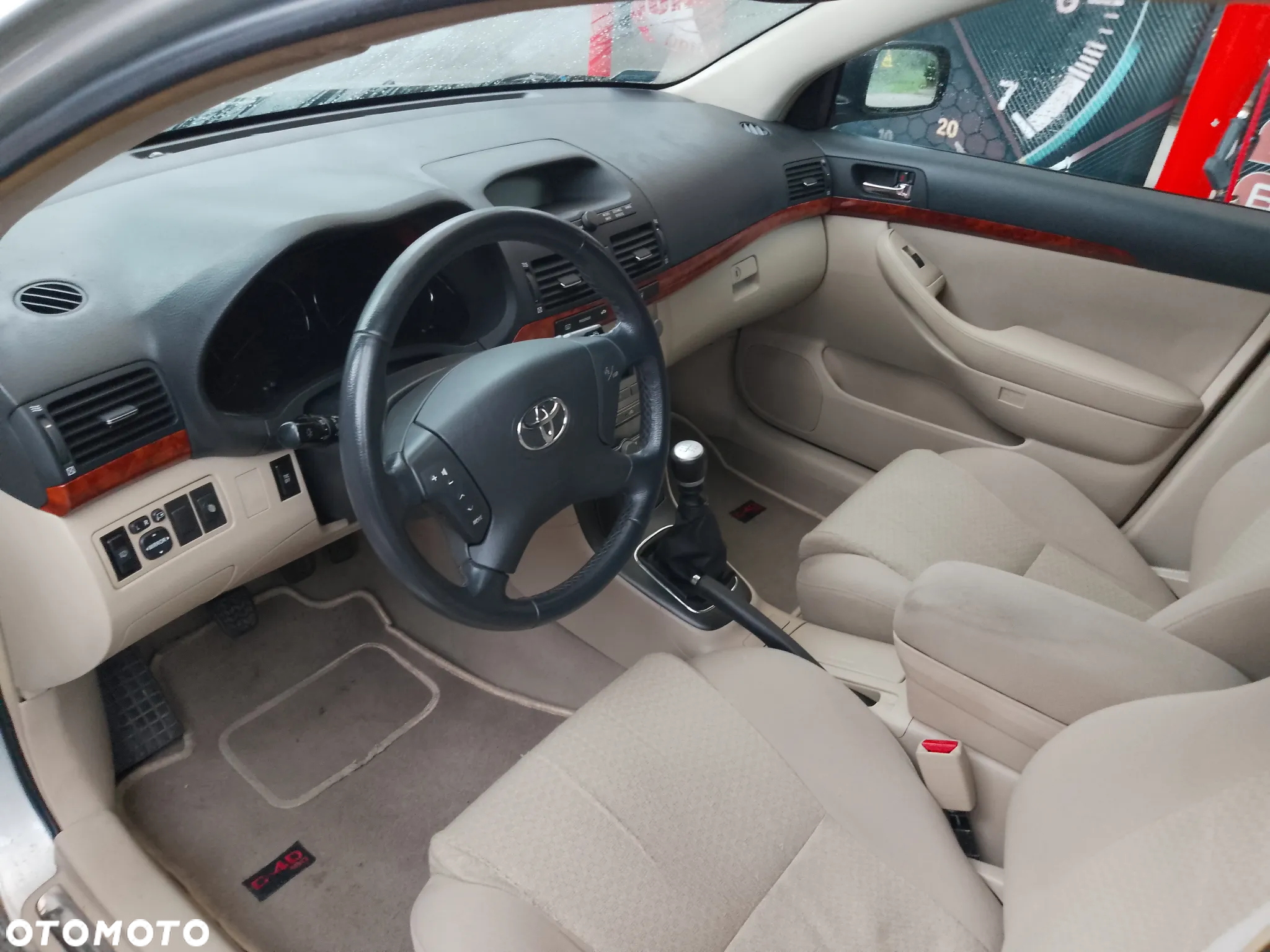 Toyota Avensis - 5