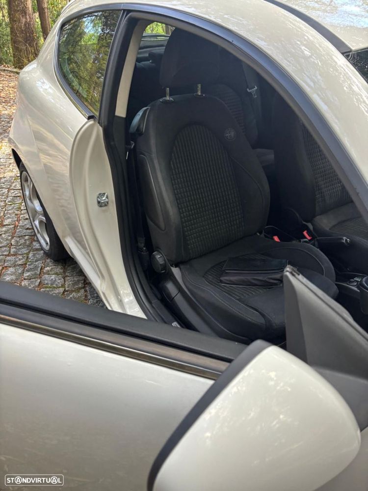 Alfa Romeo MiTo 1.3 JTD Distinctive - 11
