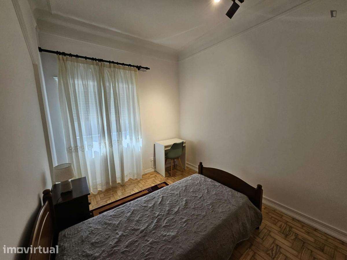 Quarto - localizado em Sé de Braga e São Lázaro Braga - Grande imagem: 4/17