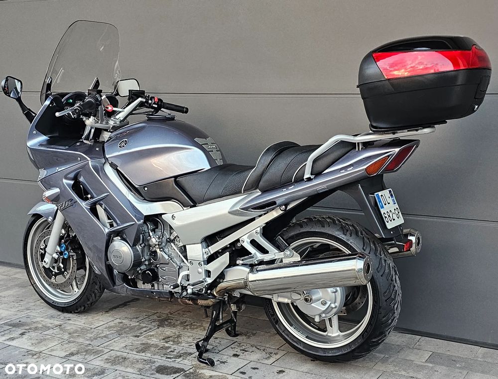 Yamaha FJR - 8